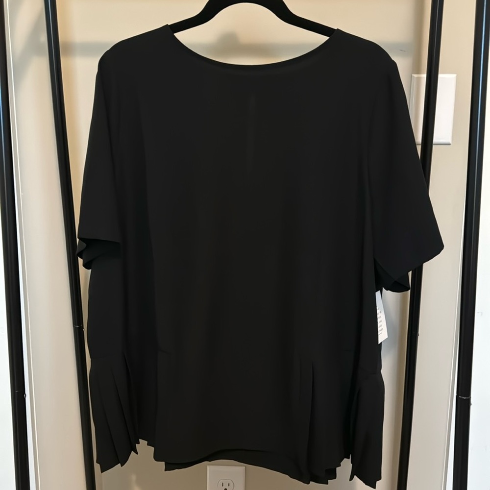 NWT Eloquii Black Peplum Top sz16